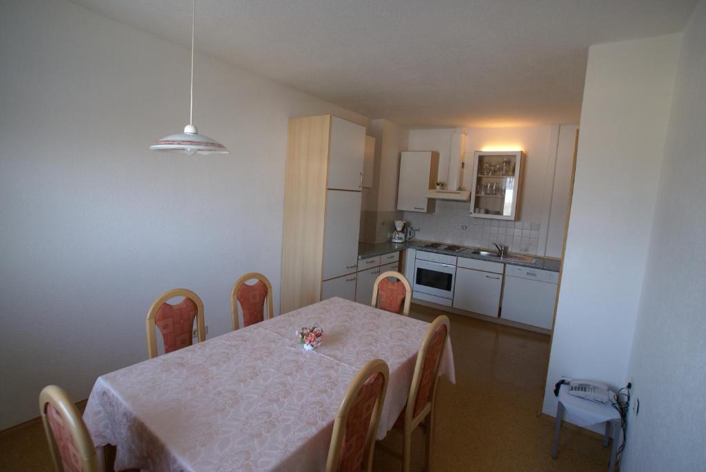 Appartement Zur Post Ferlach Habitación foto